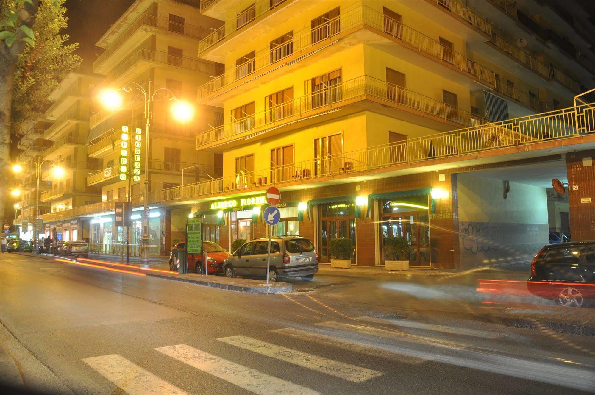 Albergo Fiorenza Salerno Exterior foto